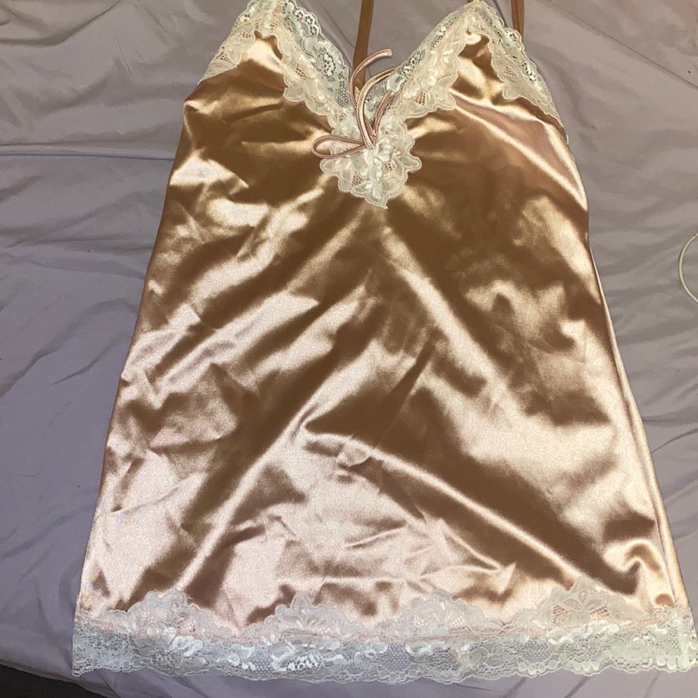Shiny night gown